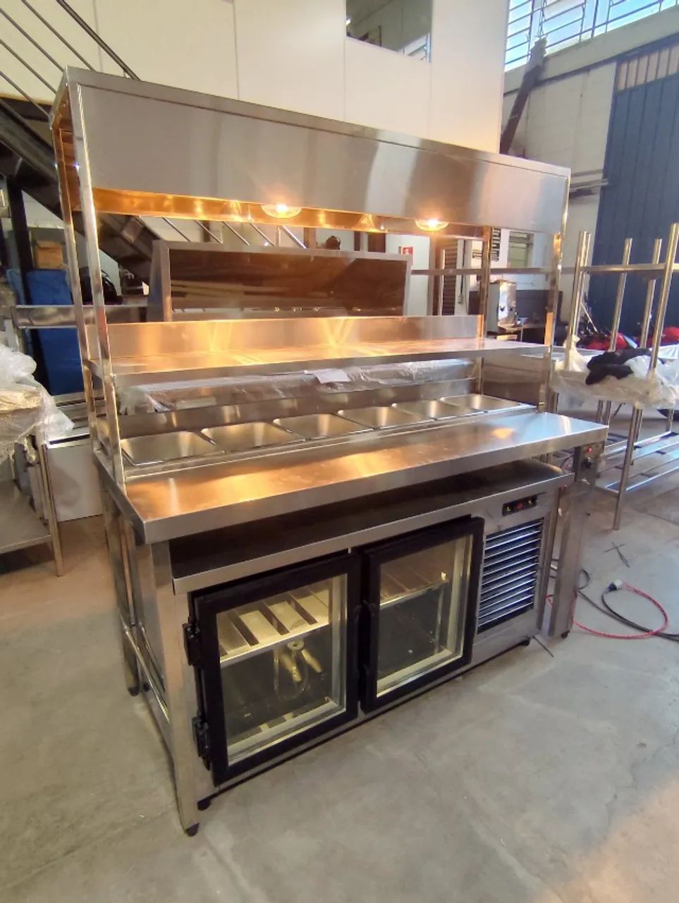 Balcão inox c/ 1 condimentadora 1500×650×900 mm 2 portas