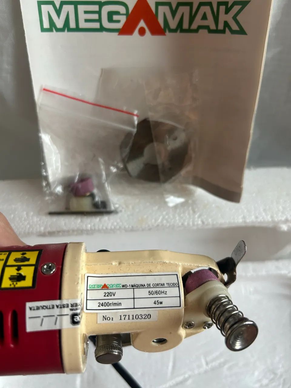Máquina de cortar tecido - Foto 2