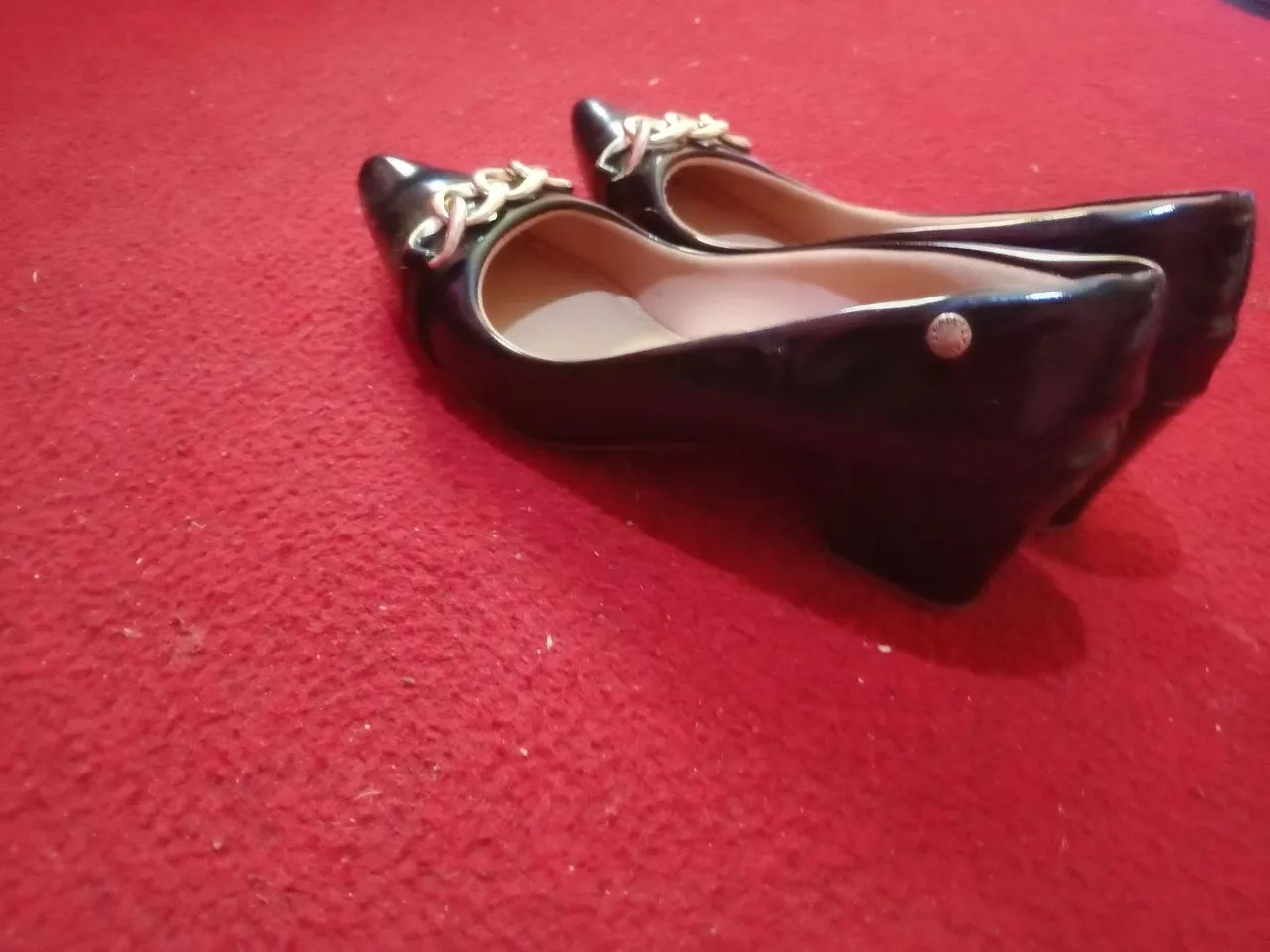 Vendo 2 sapato feminino lindo. - Foto 3