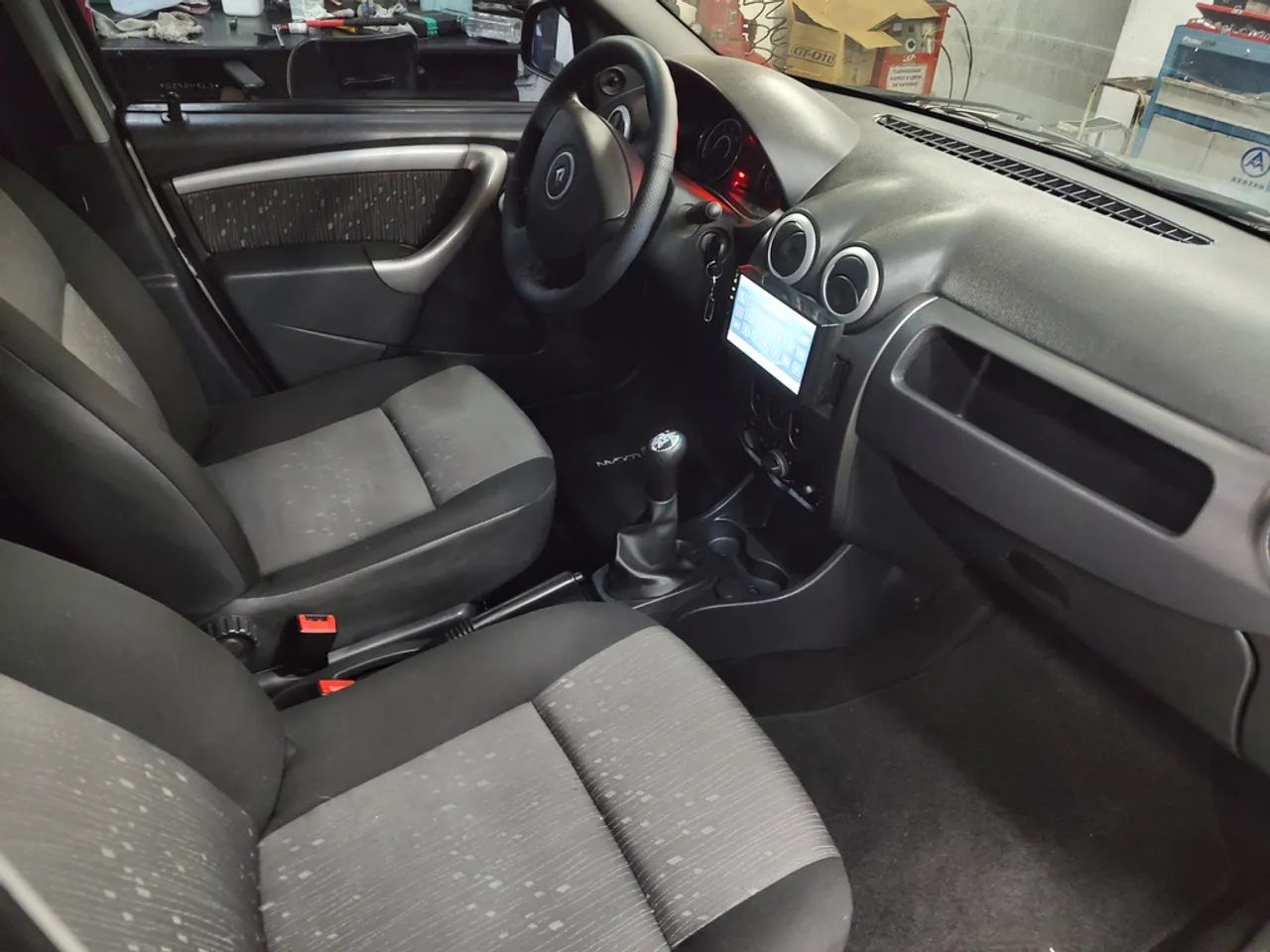 Renault Logan Expression Hi-flex 1.6 8V 4P 2013 - Foto 3