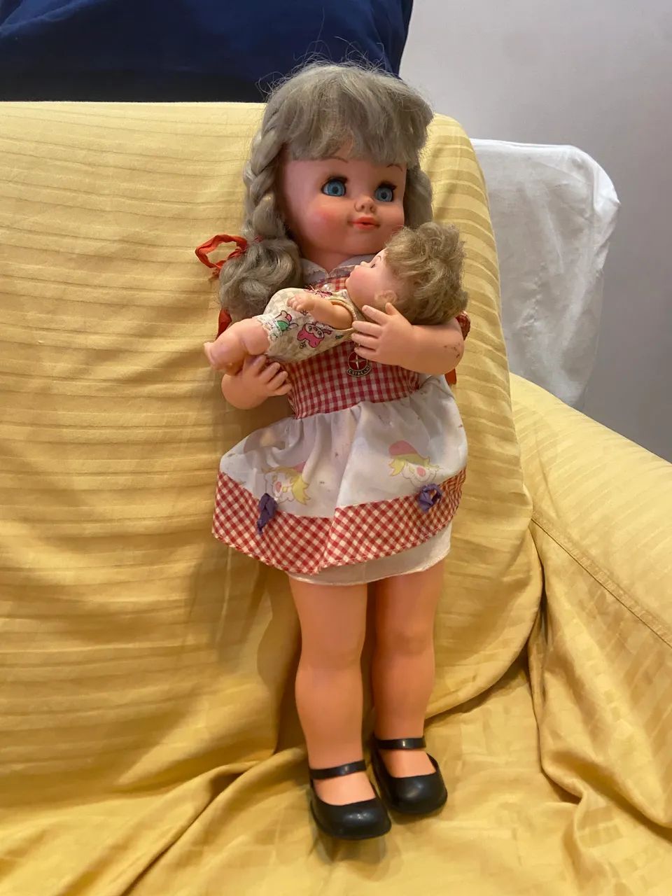 Duas bonecas mãezinha
