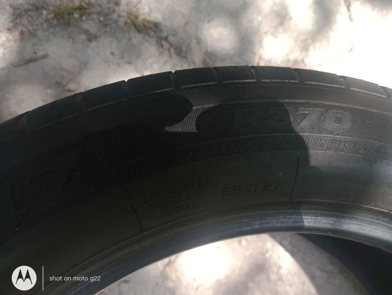 Vende se dois pneus usado - Foto 2