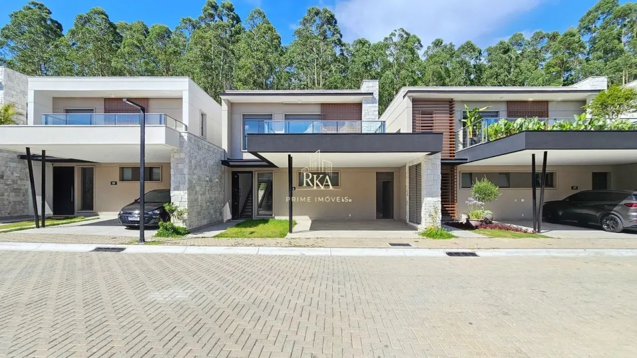 Casa de alto padrão para venda com 230m2 e 3 suítes no Condomínio Singular - San