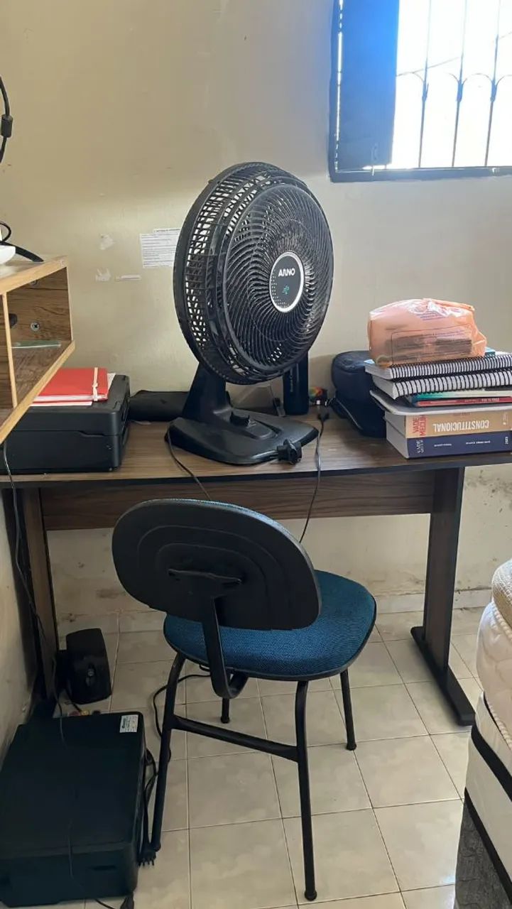Mesa escrivaninha+cadeira