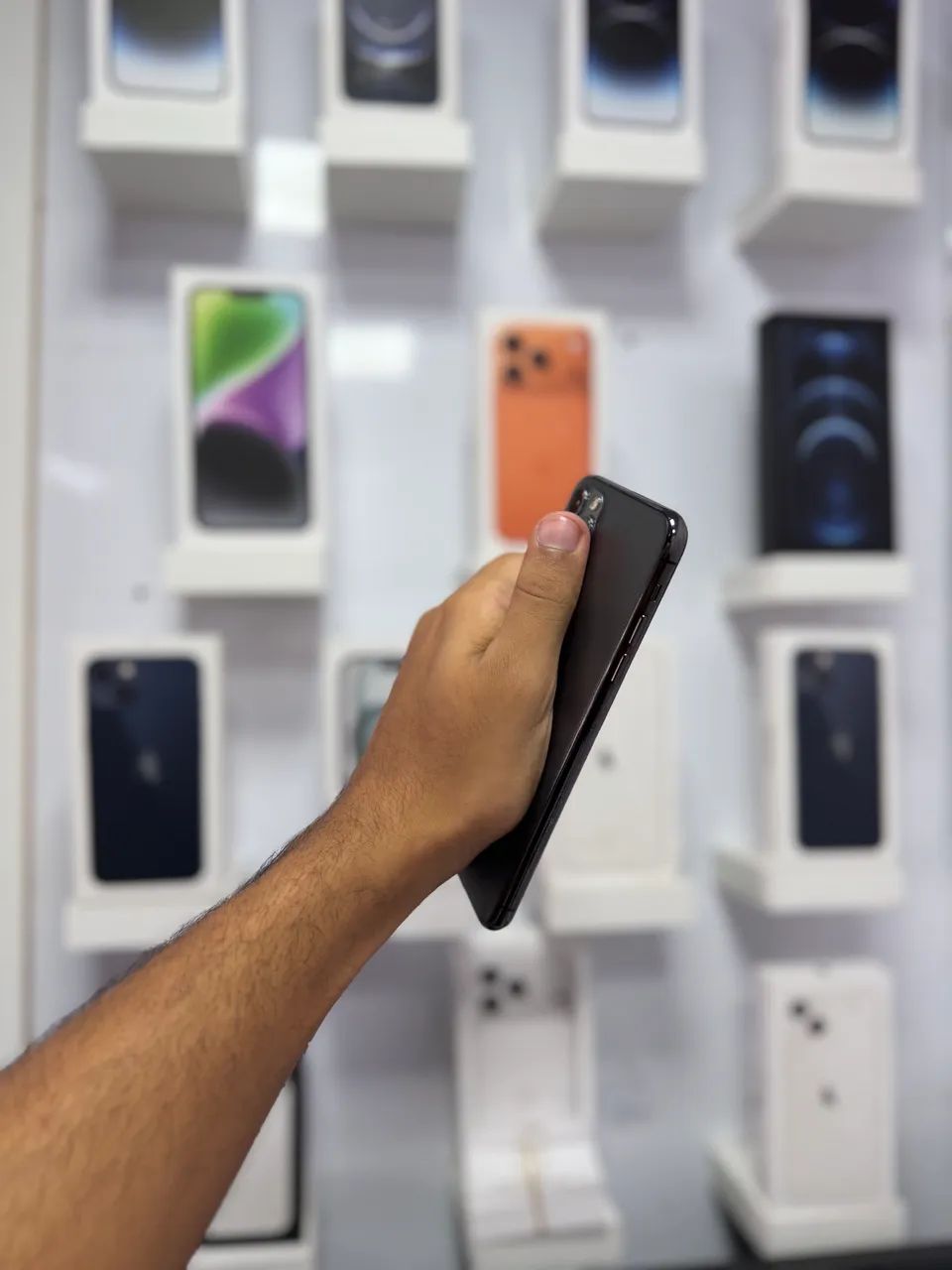 IPHONE 11 PRO MAX 64 GB TELA NOVA  - Foto 4