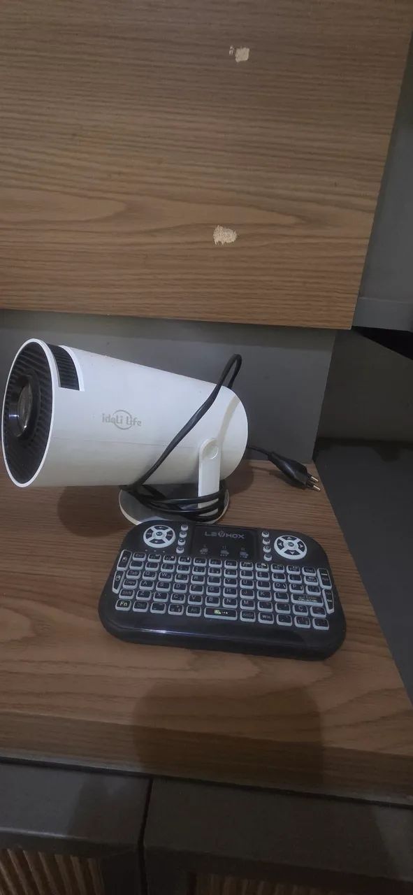 Projetor com controle - Foto 2
