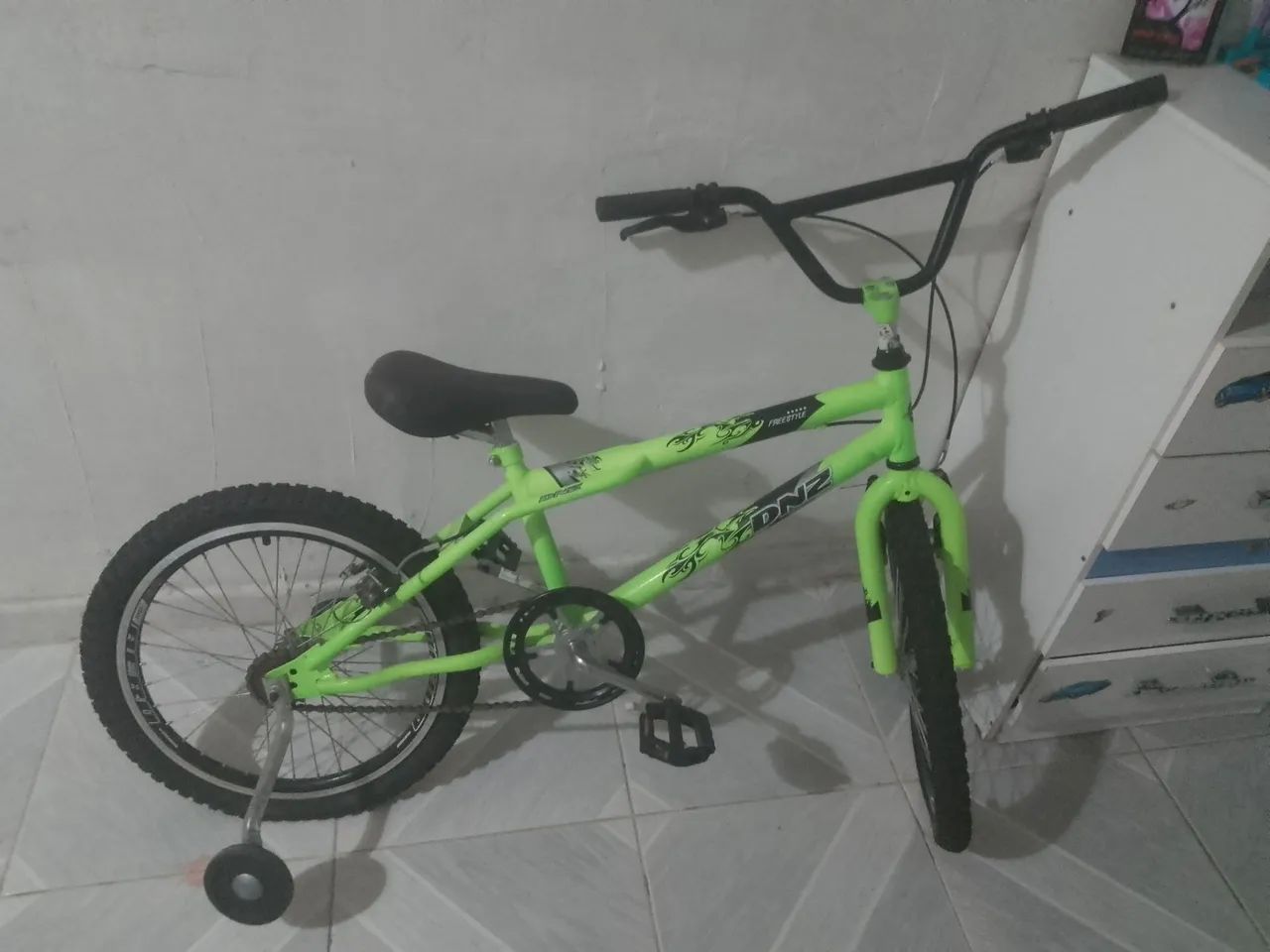 Bicicleta média semiusada e uma Cama infantil. - Foto 2