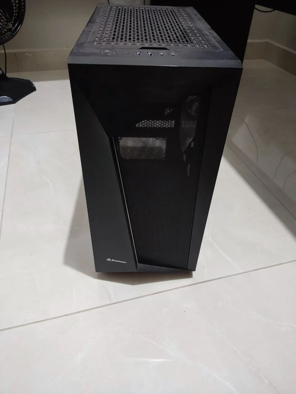 Gabinete Sharkoon REV100 - Foto 3