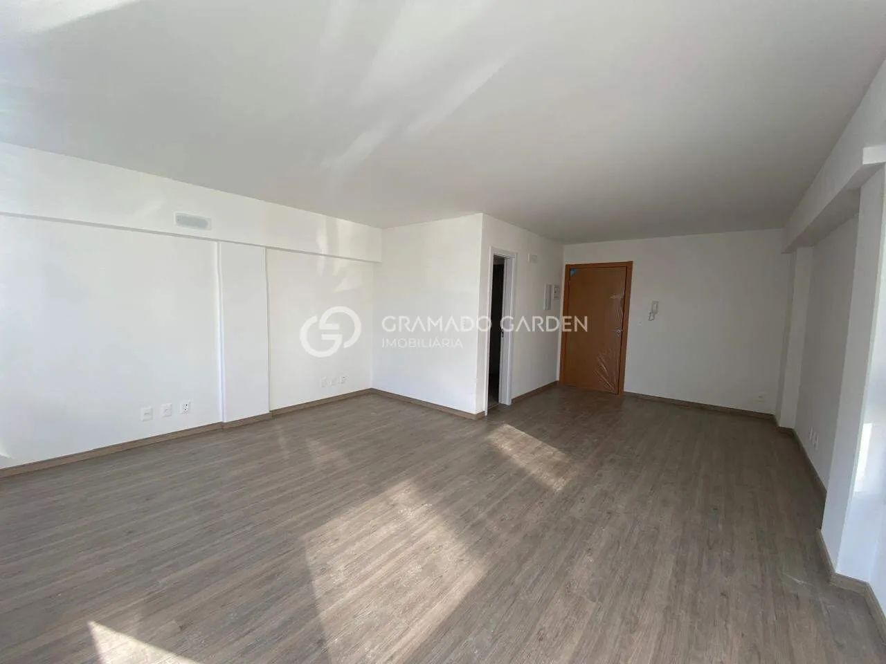 SALA PARA LOCAÇÃO NO CENTRO DE GRAMADO - Foto 4