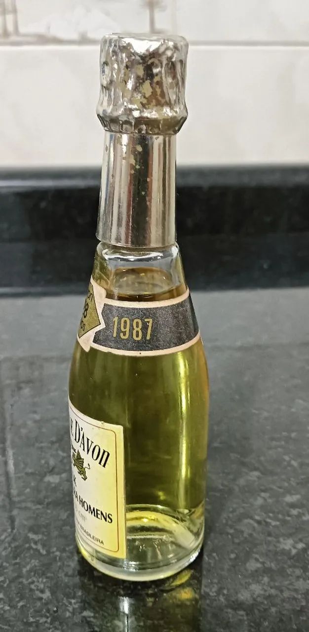 ULTRA RARIDADE COLECIONADOR  EDIÇÃO ESPECIAL CHAMPAGNE D'AVON  28 ANOS LACRADO  - Foto 6