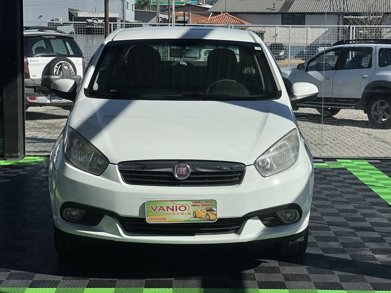 Fiat Siena Attractive 1.4 Fire Flex 8V 4P 2014 - Foto 2