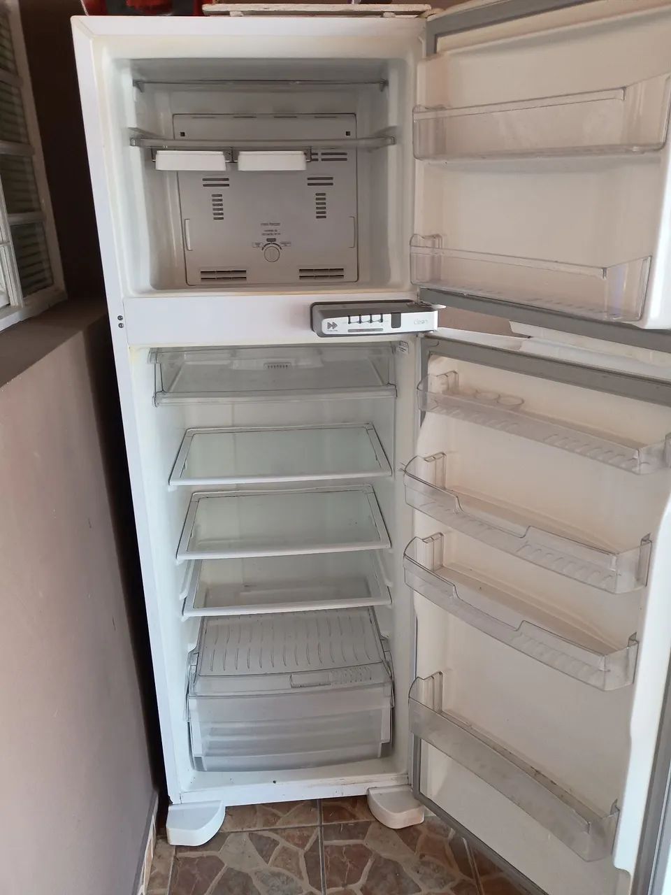 Vendo geladeira Eletrolux  - Foto 2