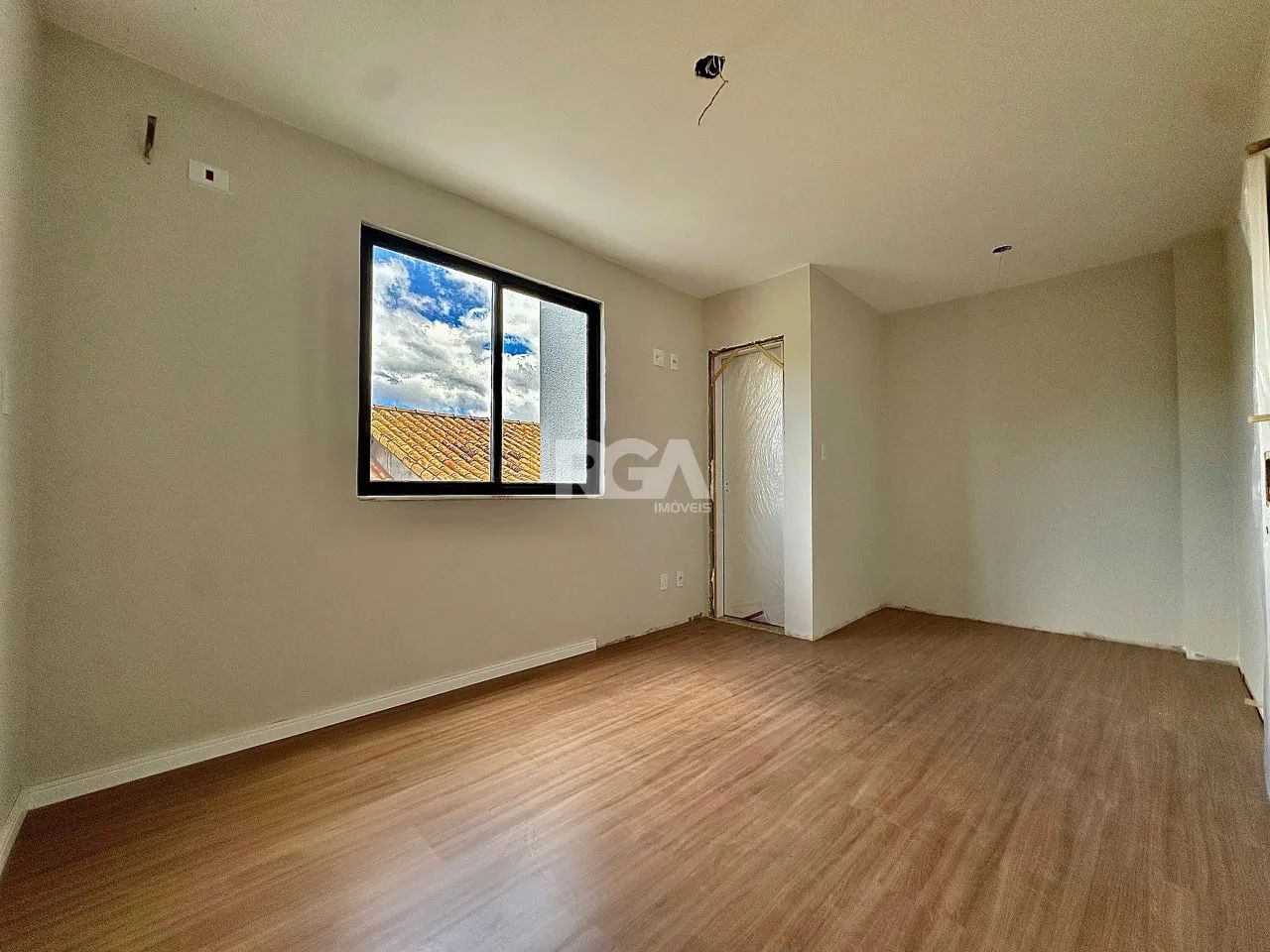 CASA GEMINADA COM 3 QUARTOS (1 SUÍTE) E 2 VAGAS  ITAPOÃ - Foto 2