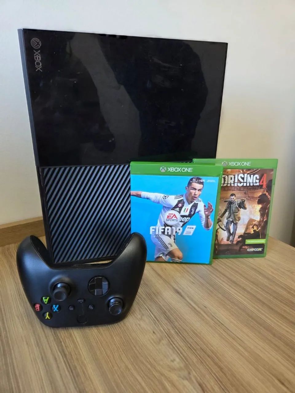 Xbox one com controle e jogos