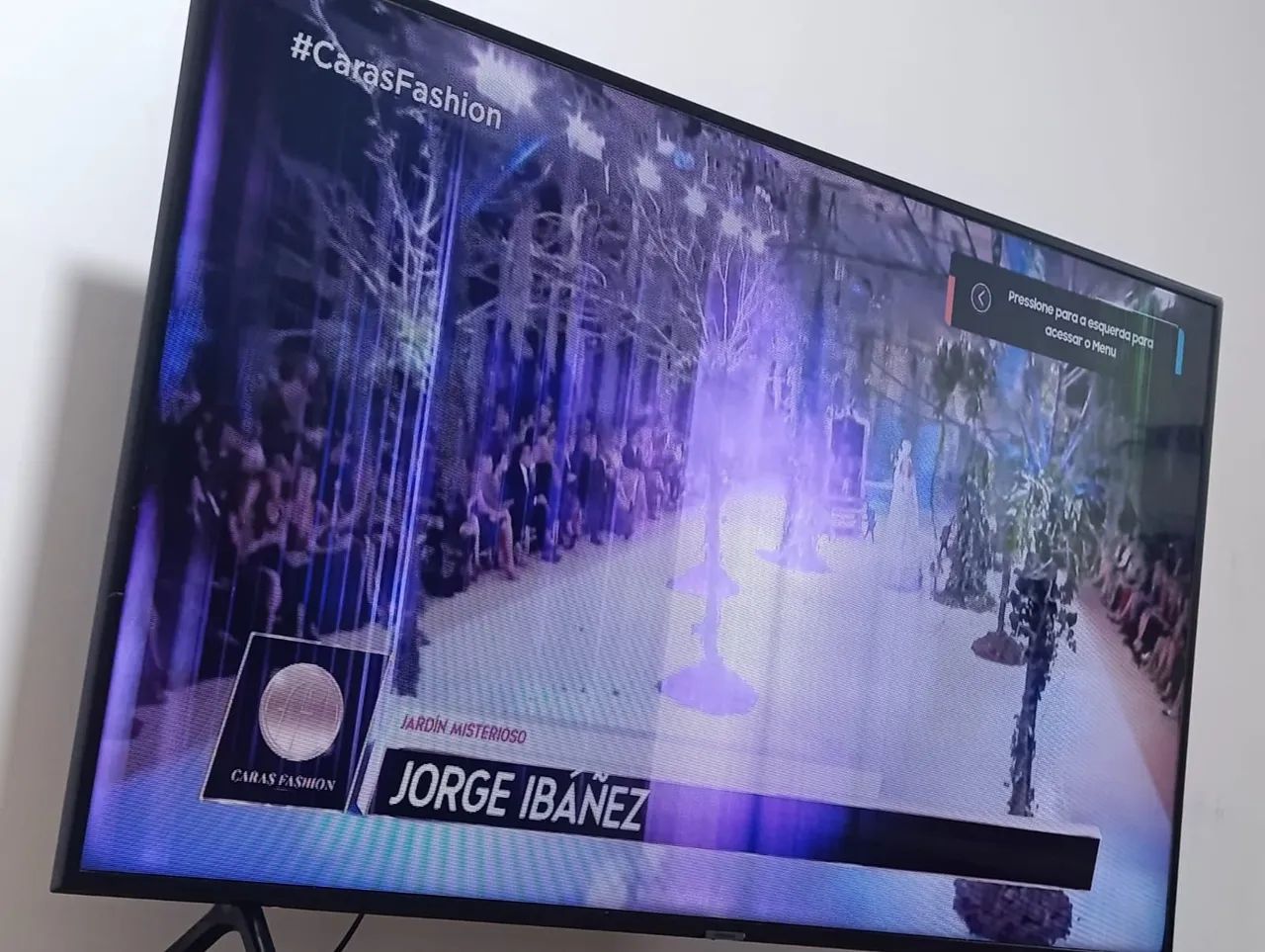 Tv 55 polegadas com defeito 