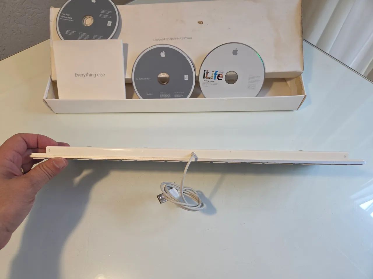 Vendo teclado Apple original na caixa e com CDs de instalação  - Foto 5