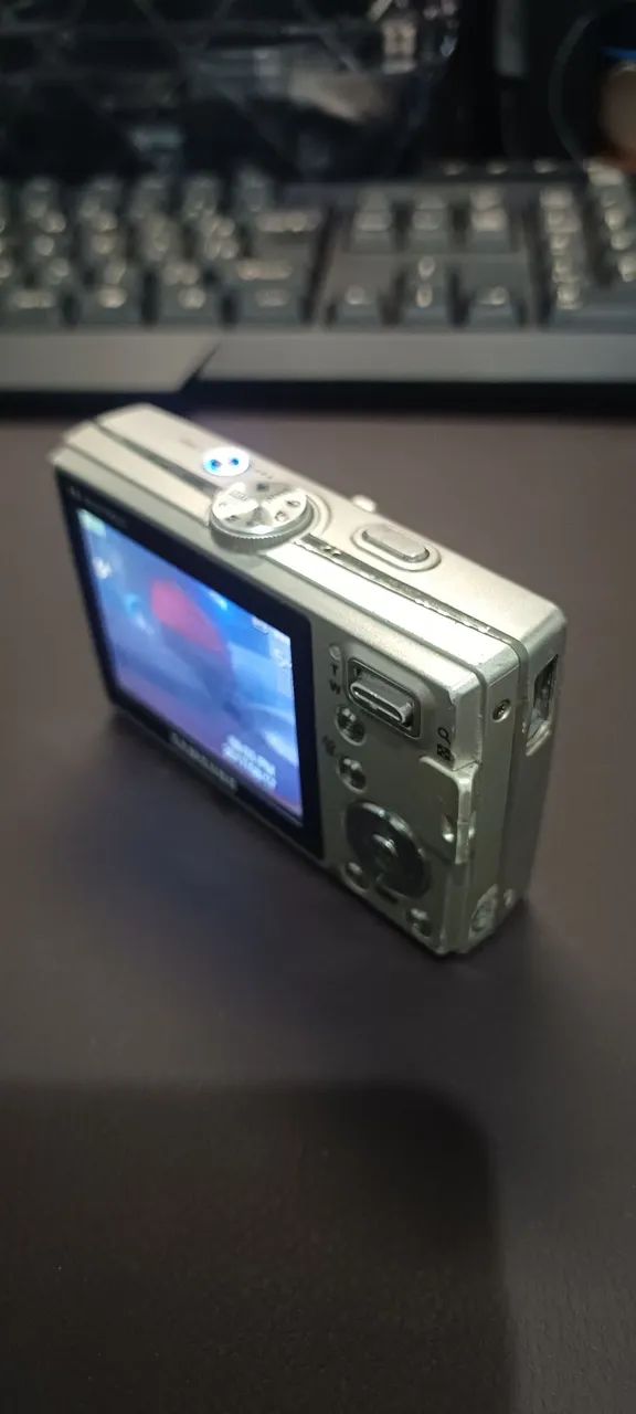 Camera digital antiga Samsung tipo cybershot anos 2010 maquina fotográfica vintage - Foto 5