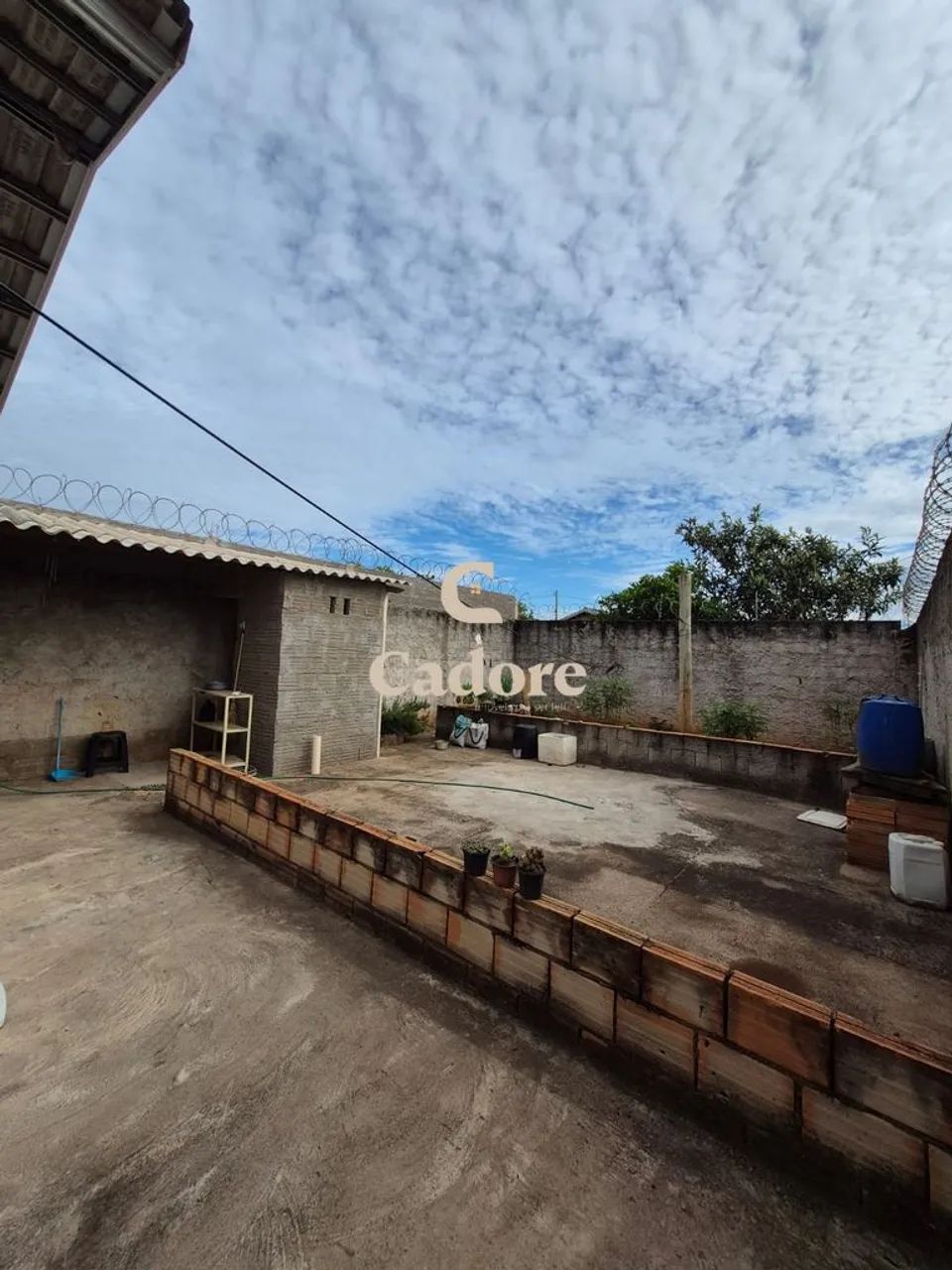 Casa no Pequis com 2 Quartos, 3 Vagas e Quintal Amplo - Foto 2