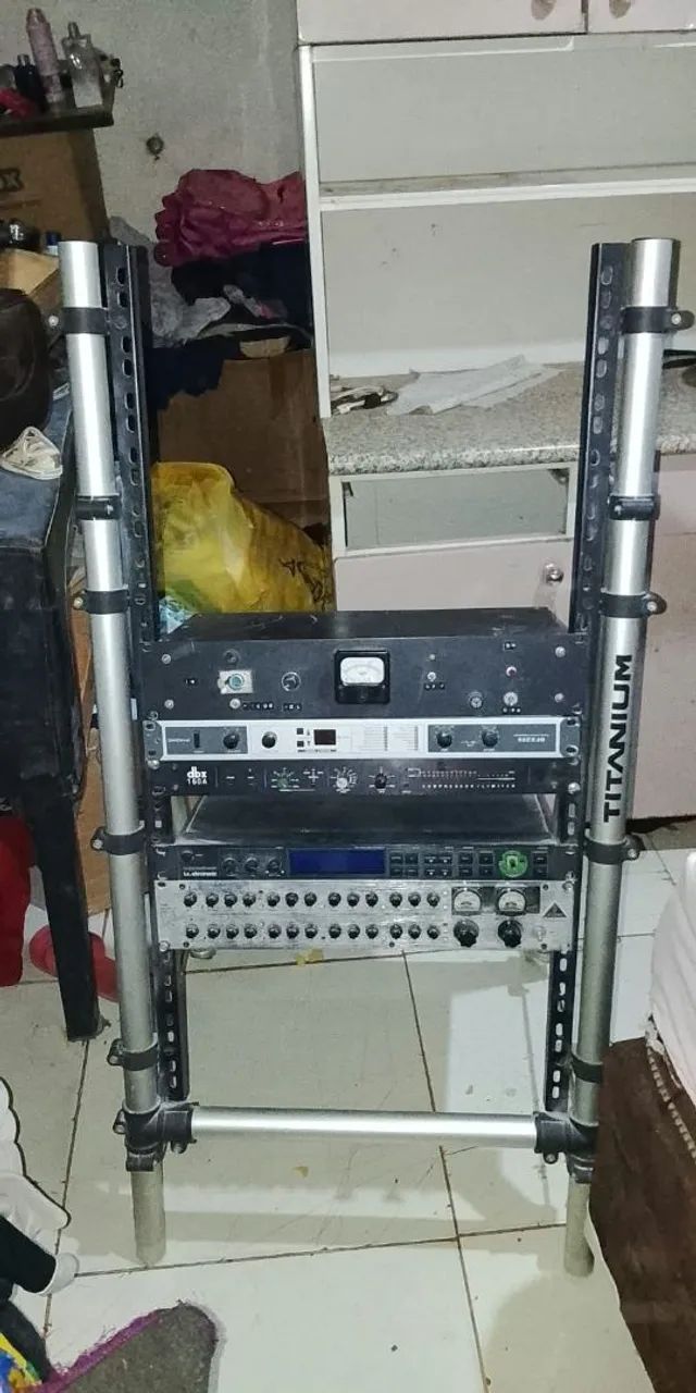 Rack periférico profissional 