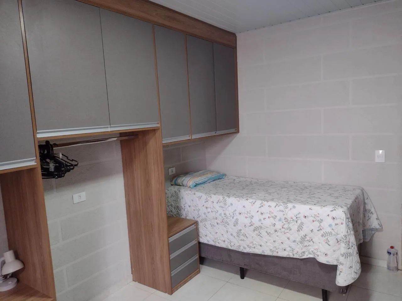 Quarto de solteiro mobiliado - Foto 2