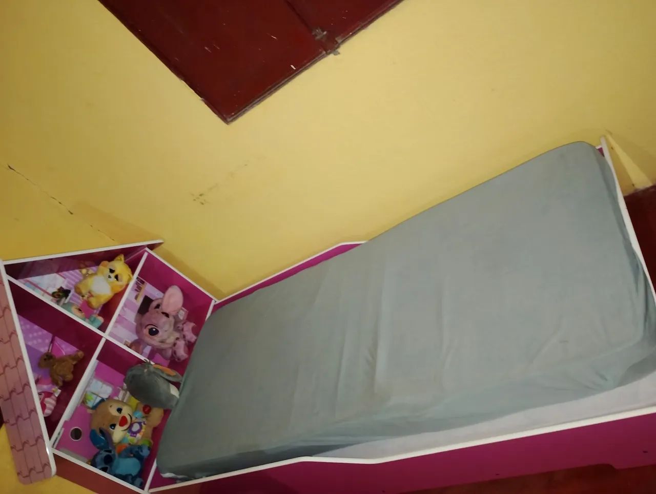 Cama infantil com colchão 