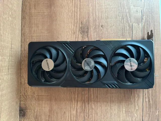 Placa de Vídeo RX 7900 XTX 24GB GIGABYTE - Foto 4