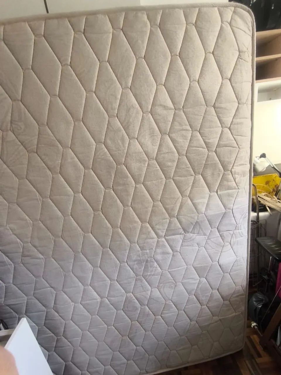 Vendo 2 cadeiras e 1 colchão  - Foto 4