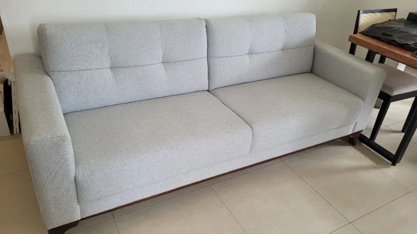 Sofá 4 lugares (em linho)