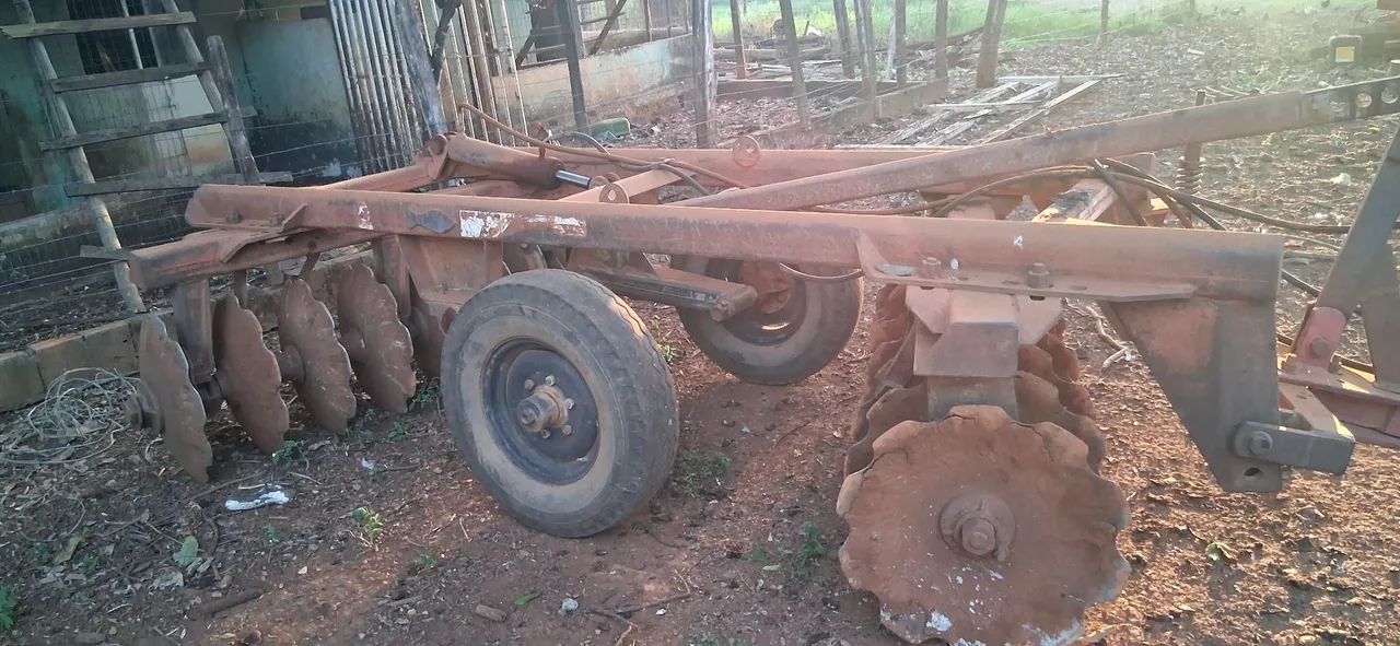 Trator Ford 7630 com grade aradora - Foto 3