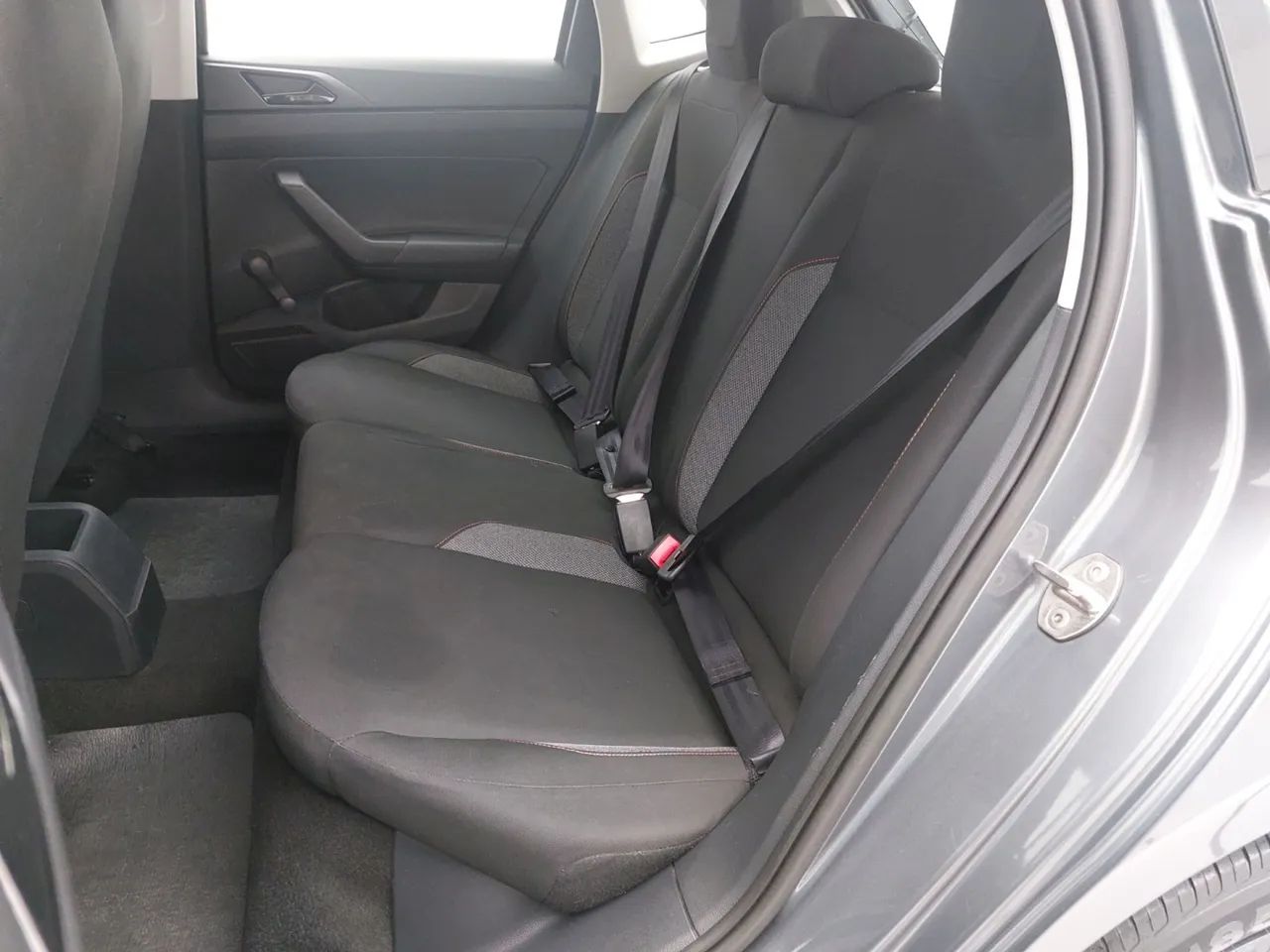 Volkswagen Polo Track 1.0 Flex 12V 5p, foto 17 de 18