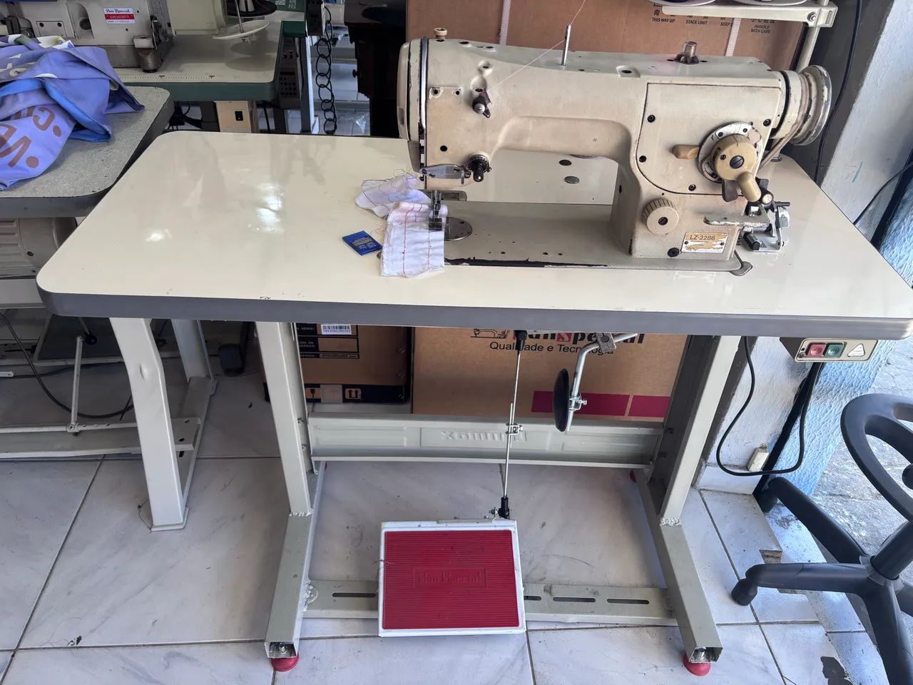 Máquina de costura  - Foto 4