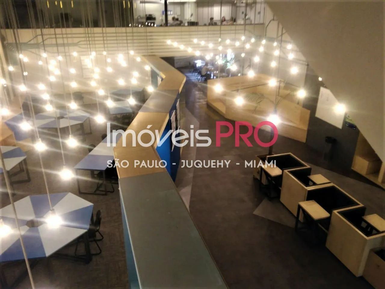Predio comercial com 2 elevadores e 25 vagas de garagem