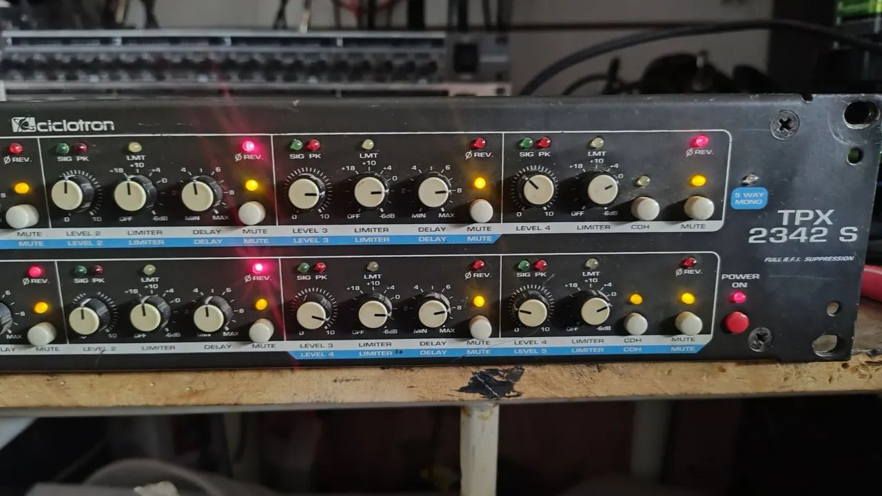 Crossover techvox tpx 2342s