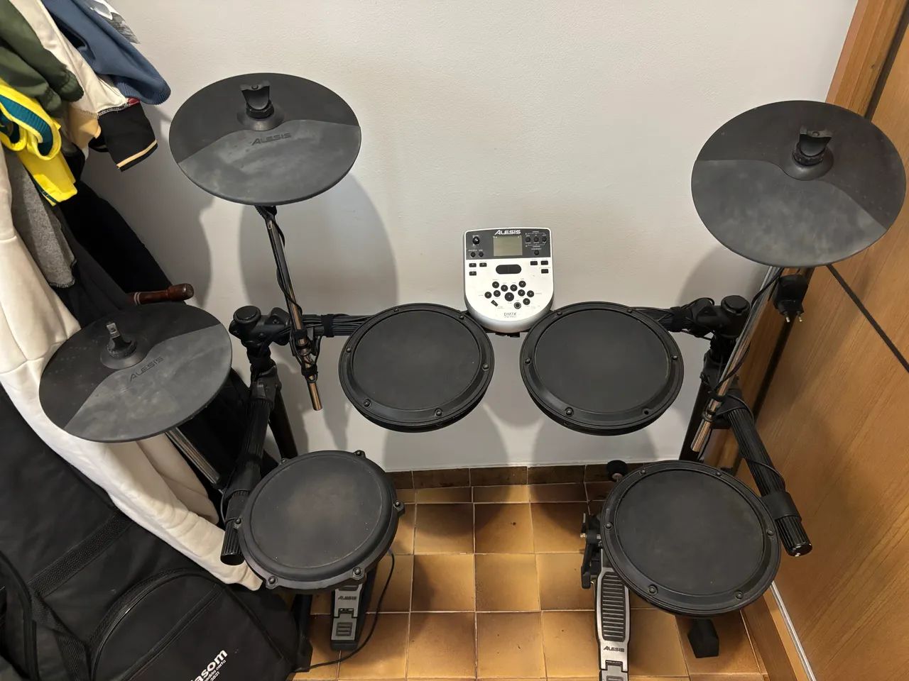 Bateria eletrônica Alesis  - Foto 2