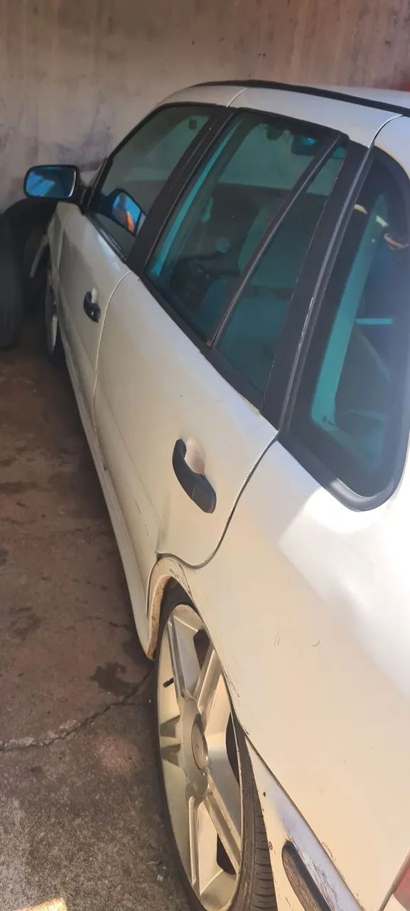 Volkswagen Gol 1.6 MI/ Power 1.6 MI 4P 2000