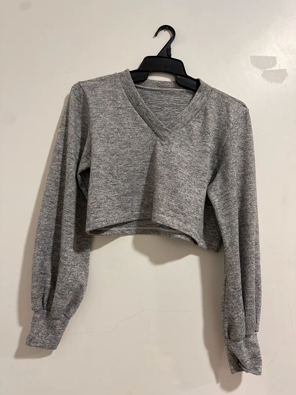 Cropped de manga longa - cinza