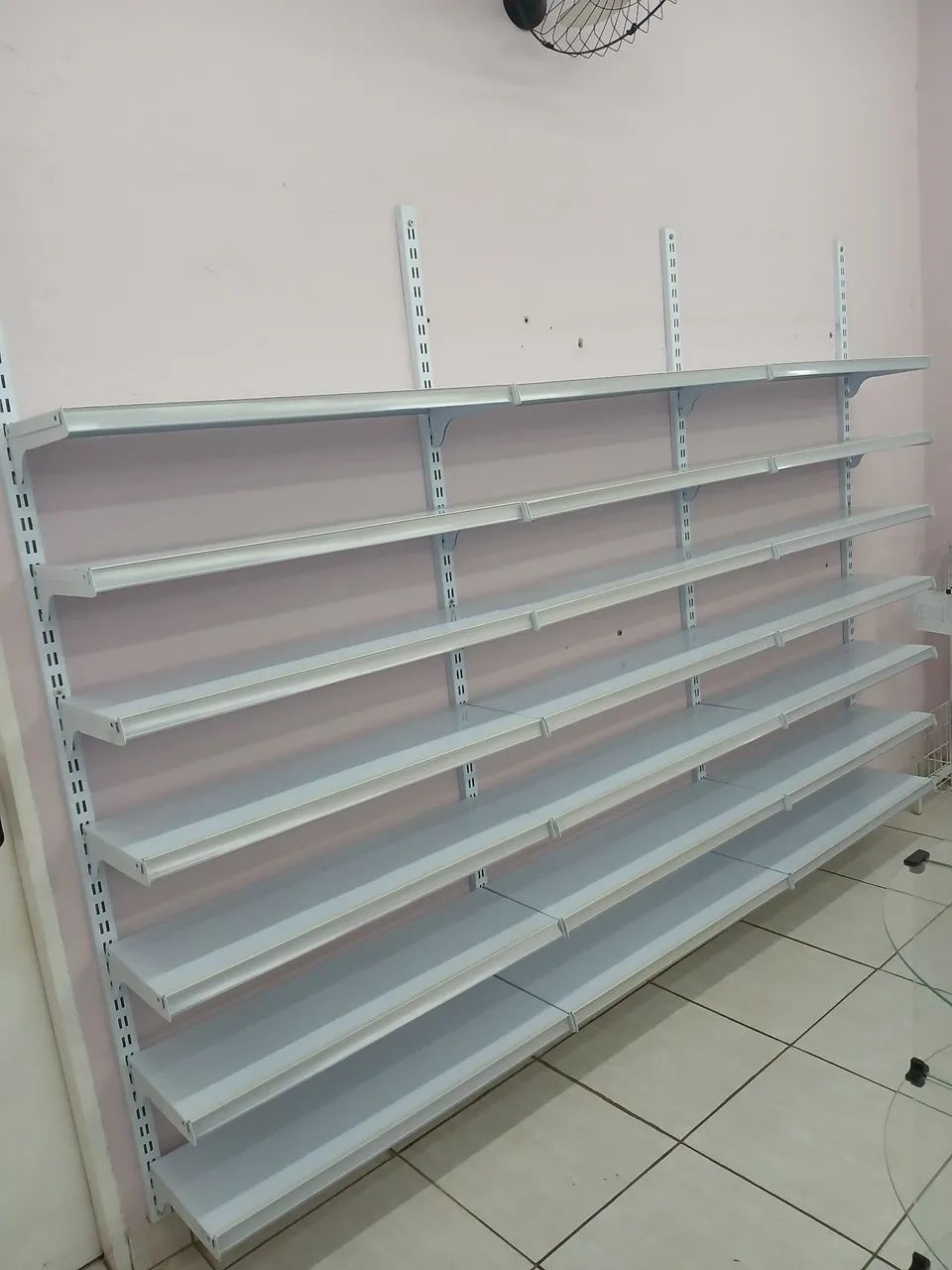 Gôndola Cremalheira de Parede
