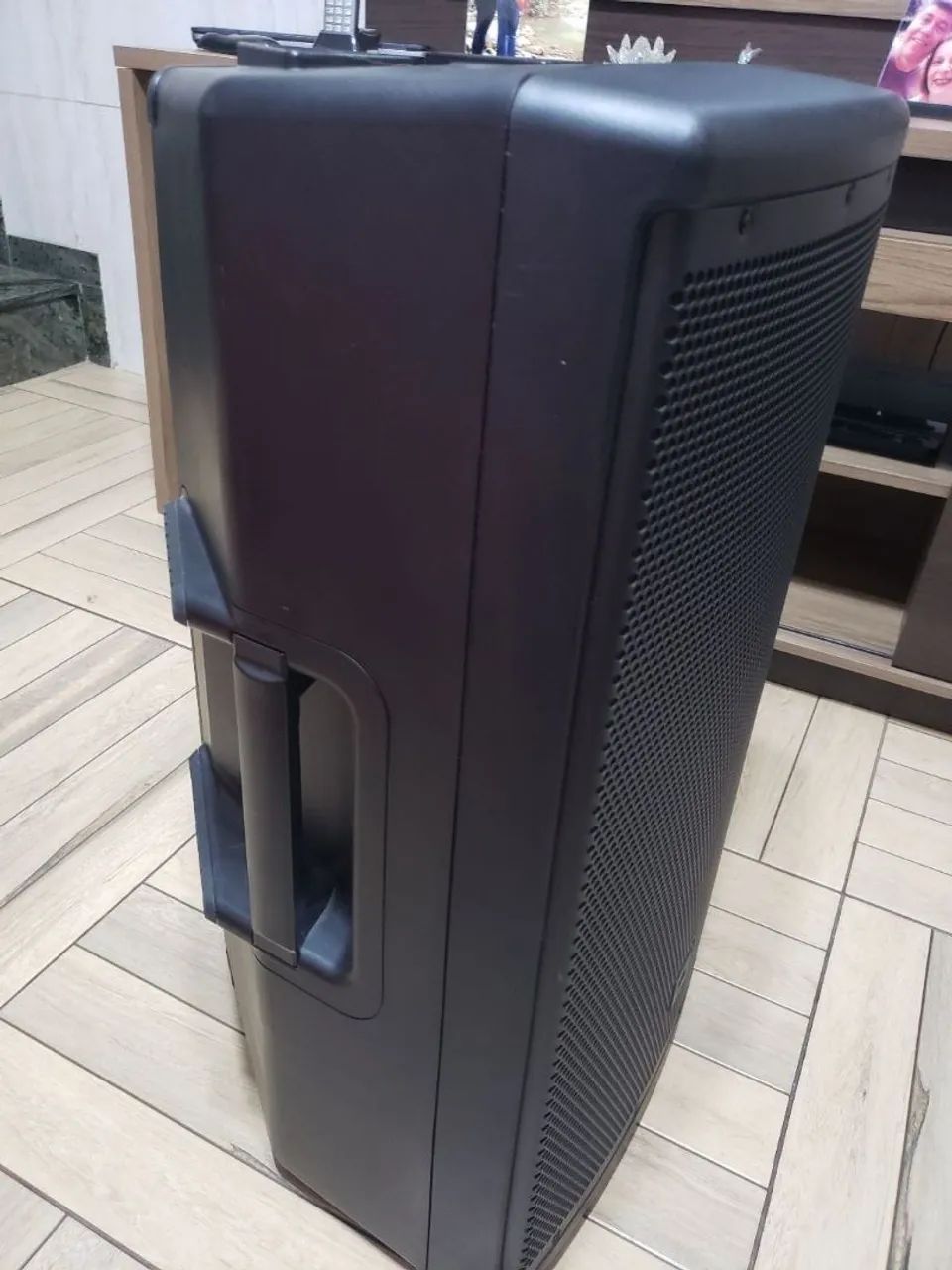 Caixa ativa JBL eon 615 - 1000w  - Foto 3
