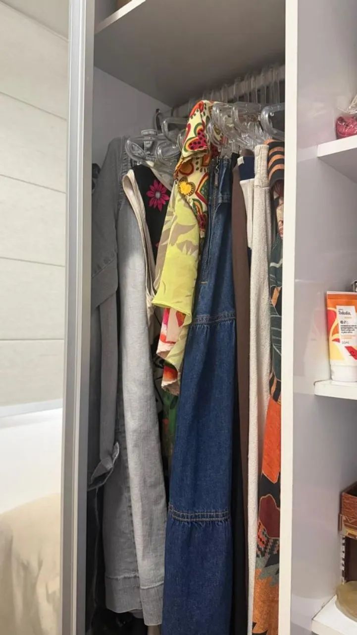 Guarda roupas com espelho  - Foto 4