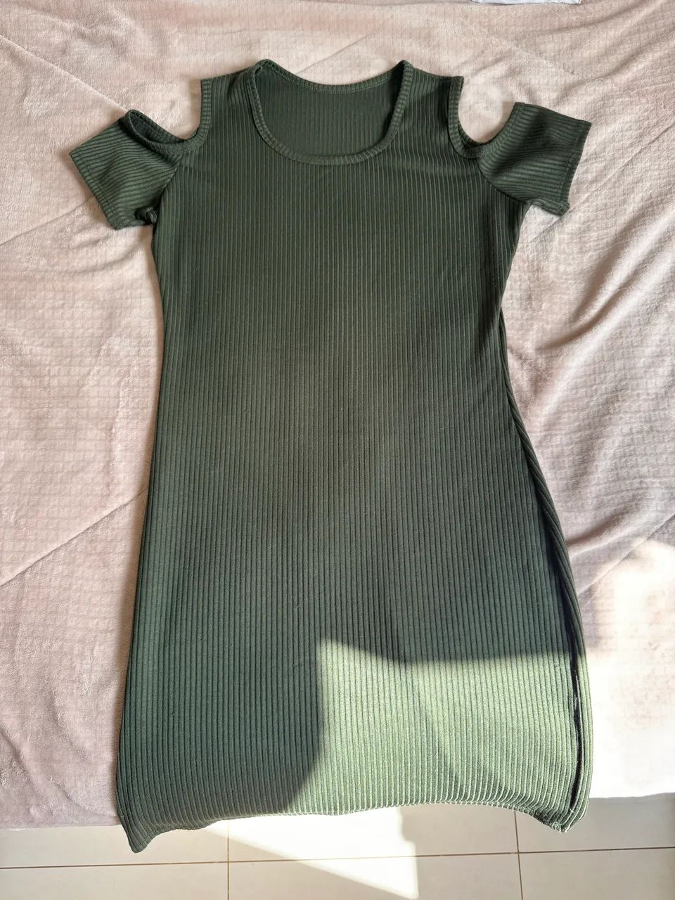 vestido longo verde militar