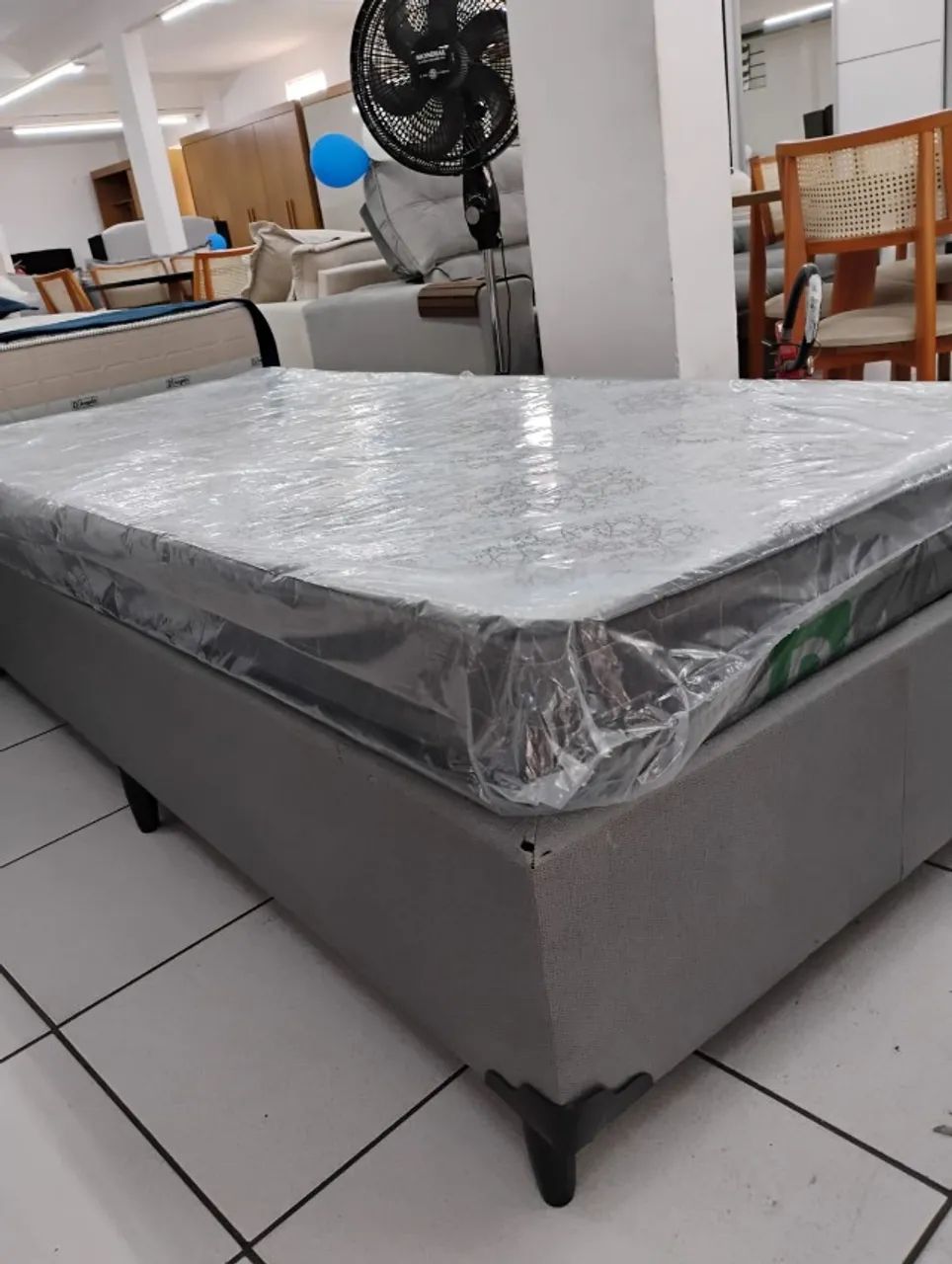 Colchão Solteiro D20 + Cama Base Baú Solteiro Cinza Fumaça