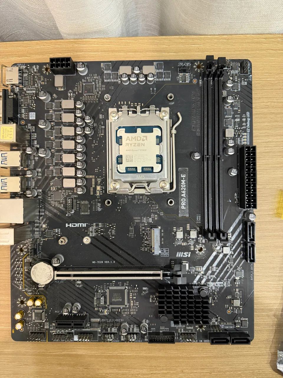 Kit AMD Ryzen 9700X + A620M - Foto 2