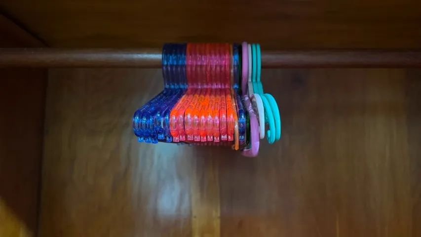 Kit de Cabides Infantis Coloridos em Acrílico e Plástico