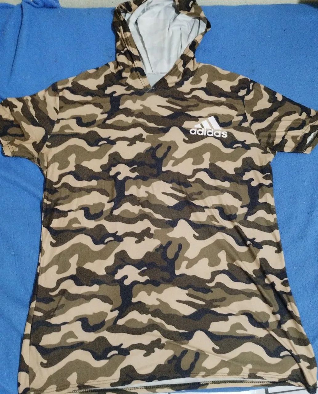 Vendo blusa com capuz tecido fino