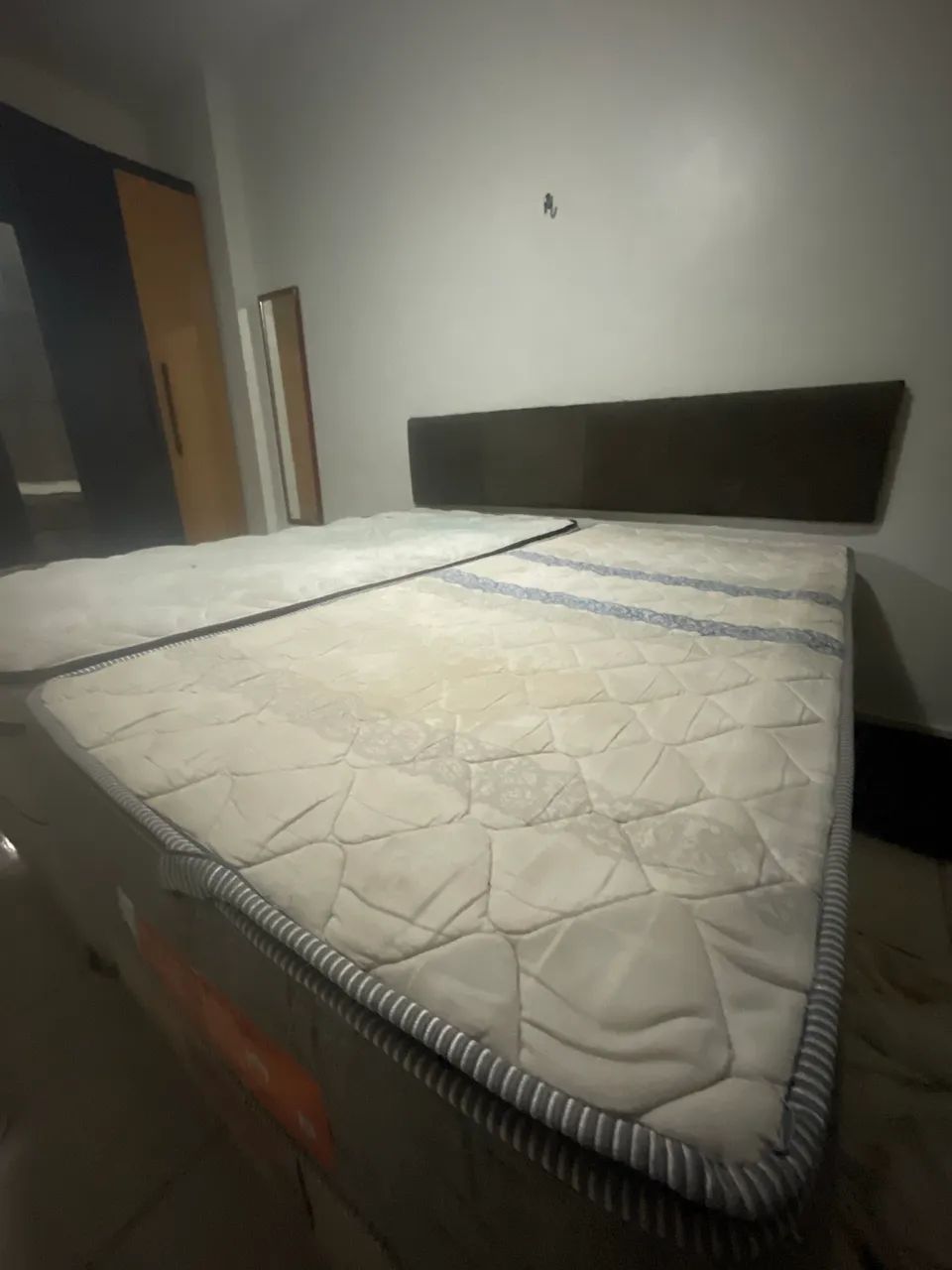 Cama de solteiro + base