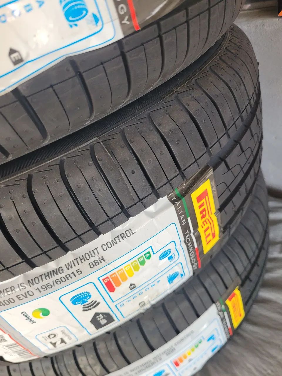 pneus pirelli 195/60/15 novos - Foto 3