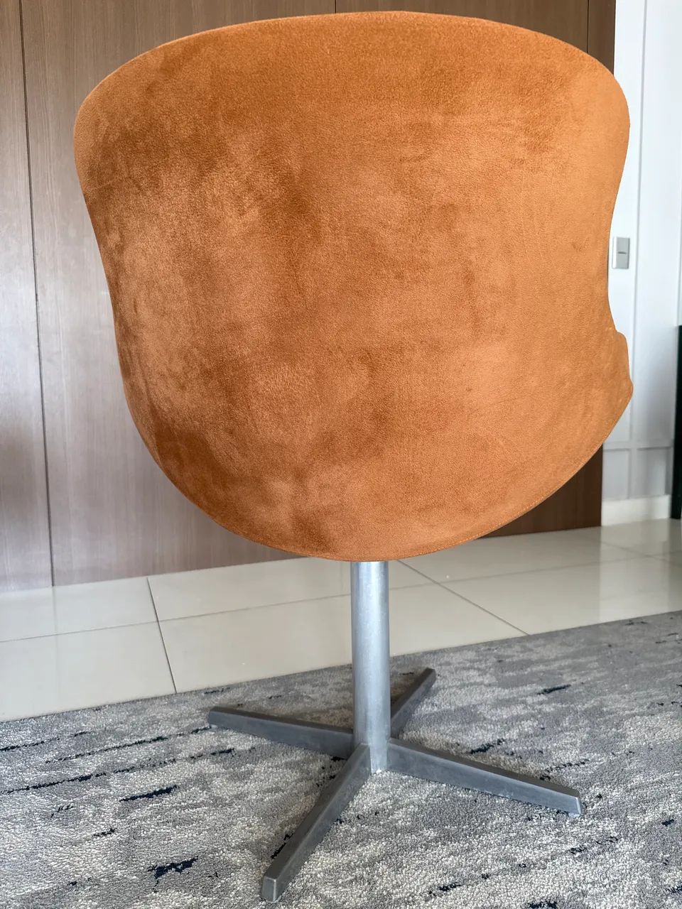 Par de Poltronas Giratórias Caramelo com Base em Aço - Foto 3