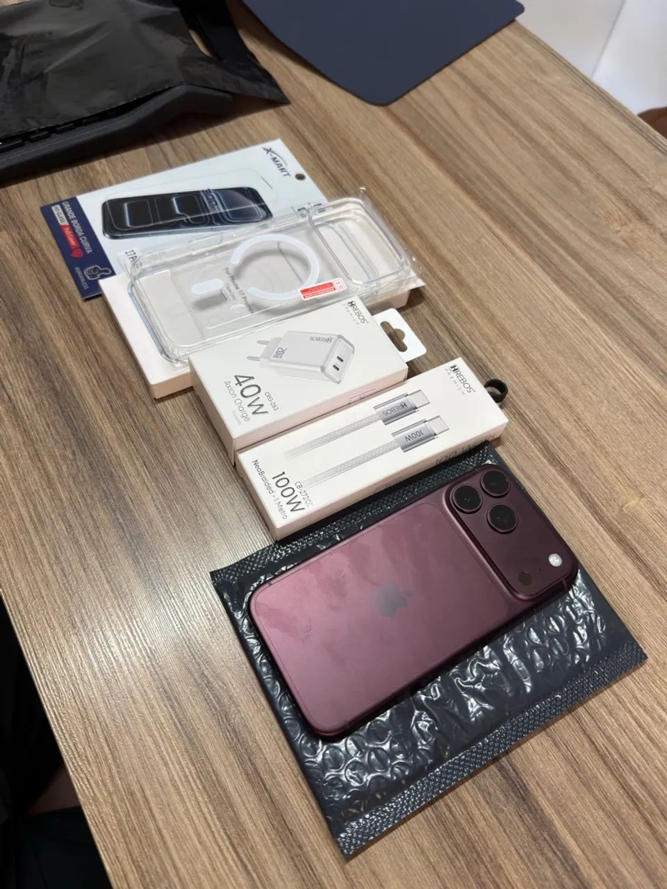 iPhone 18 pro Max Bordô 256GB TEM GARANTIA - Foto 2