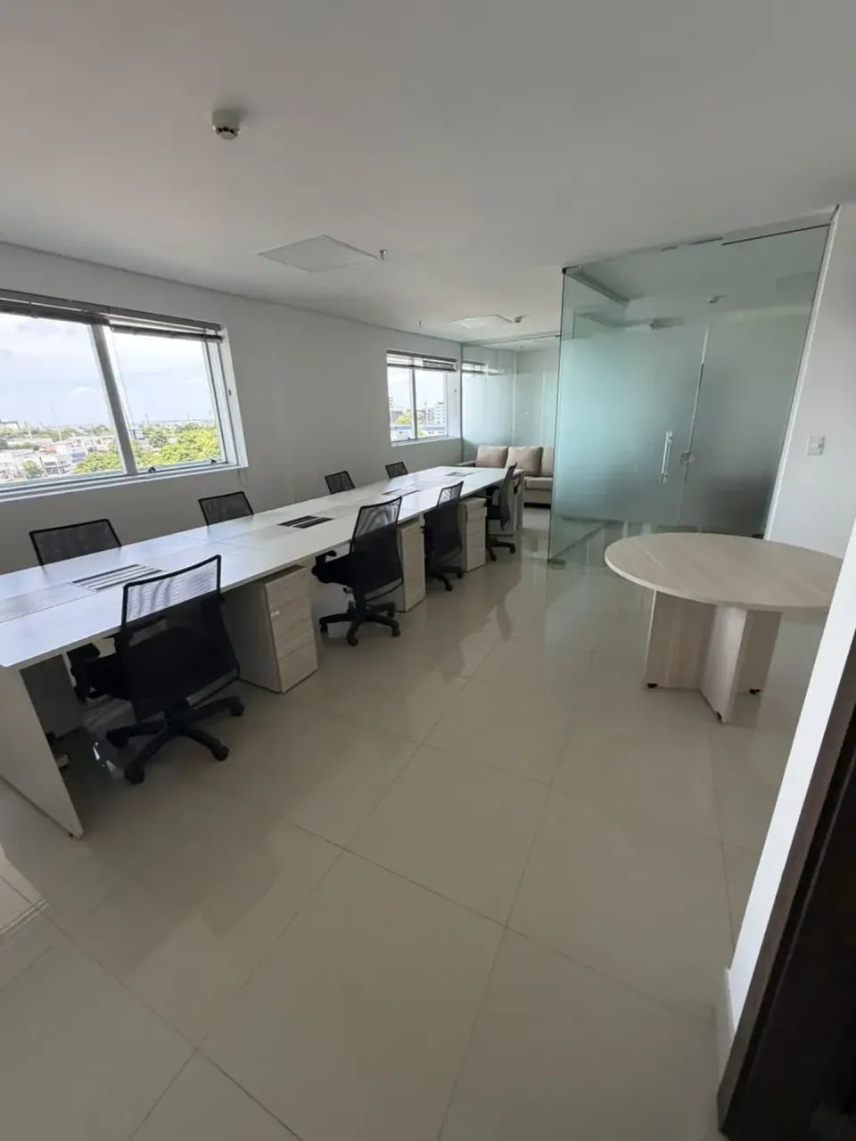 Cristal Tower Alugo sala mobiliada com 127 m2 no Adrianópolis - Foto 2