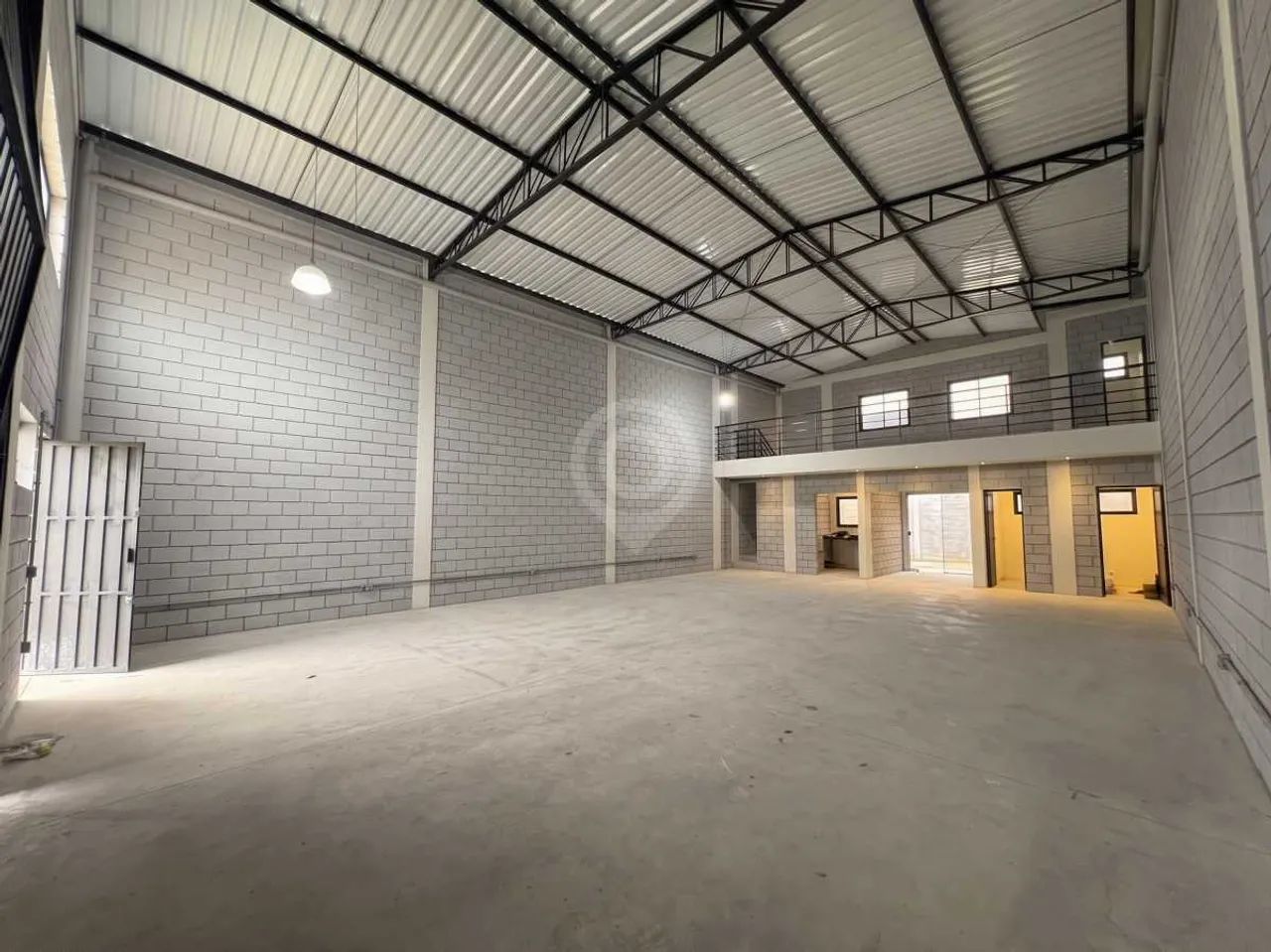 Galpão : / Comercial / Loteamento Parque Empresarial Adelelmo Corradini